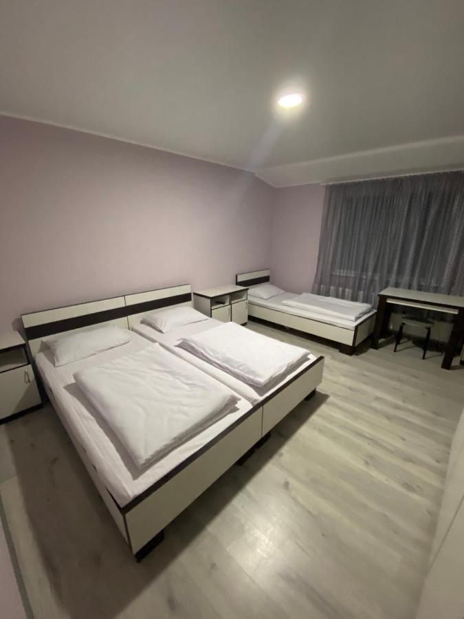 Guest House Max Khmelʼnytsʼkyy Екстериор снимка