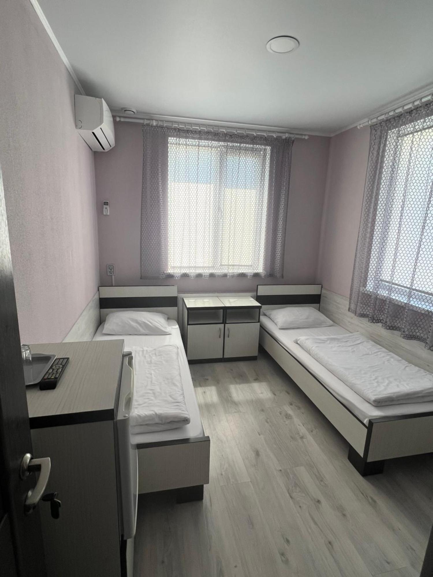 Guest House Max Khmelʼnytsʼkyy Екстериор снимка