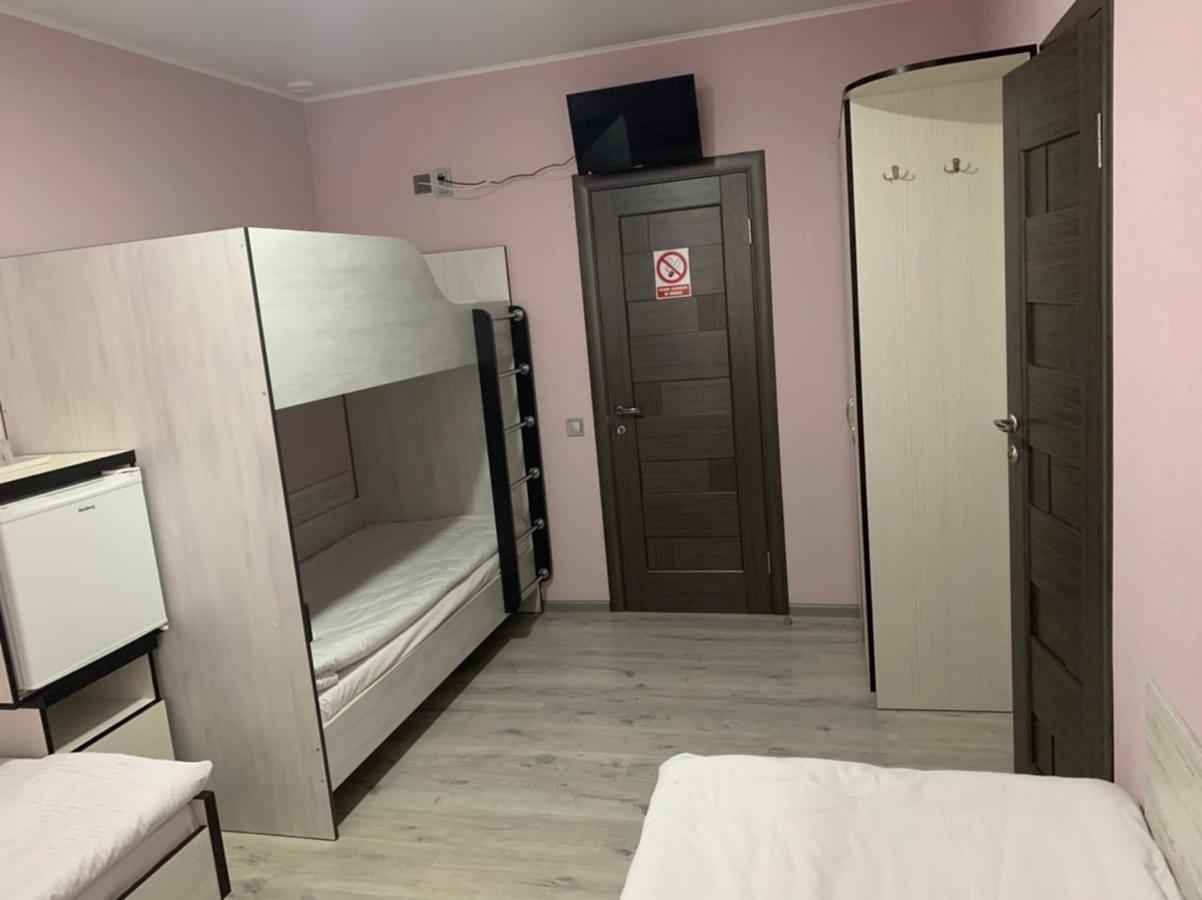 Guest House Max Khmelʼnytsʼkyy Екстериор снимка