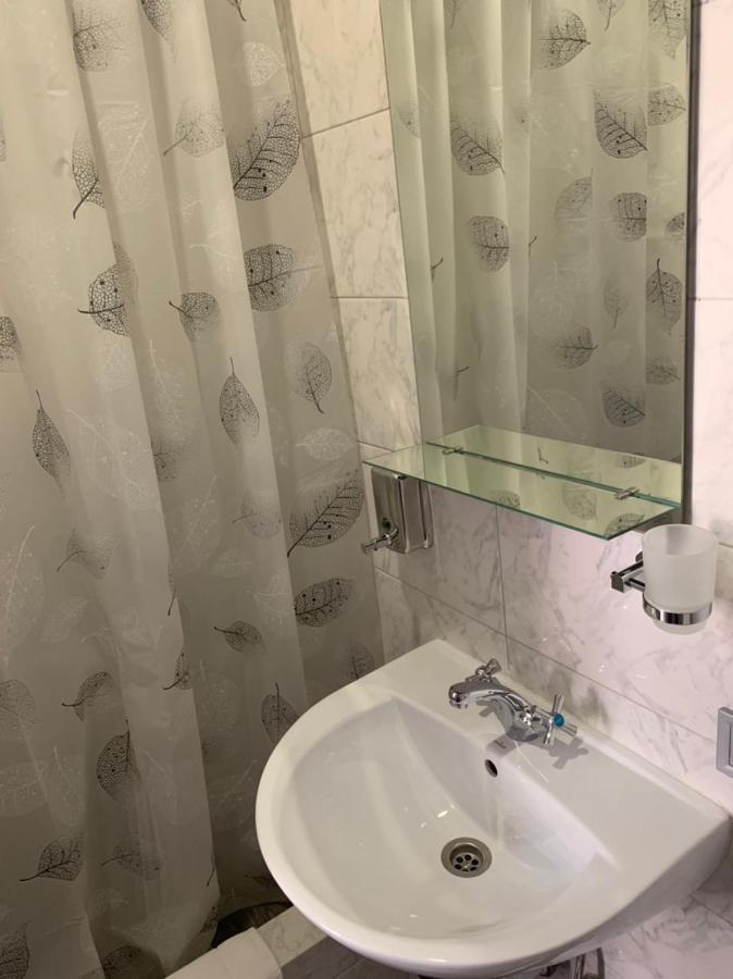 Guest House Max Khmelʼnytsʼkyy Екстериор снимка
